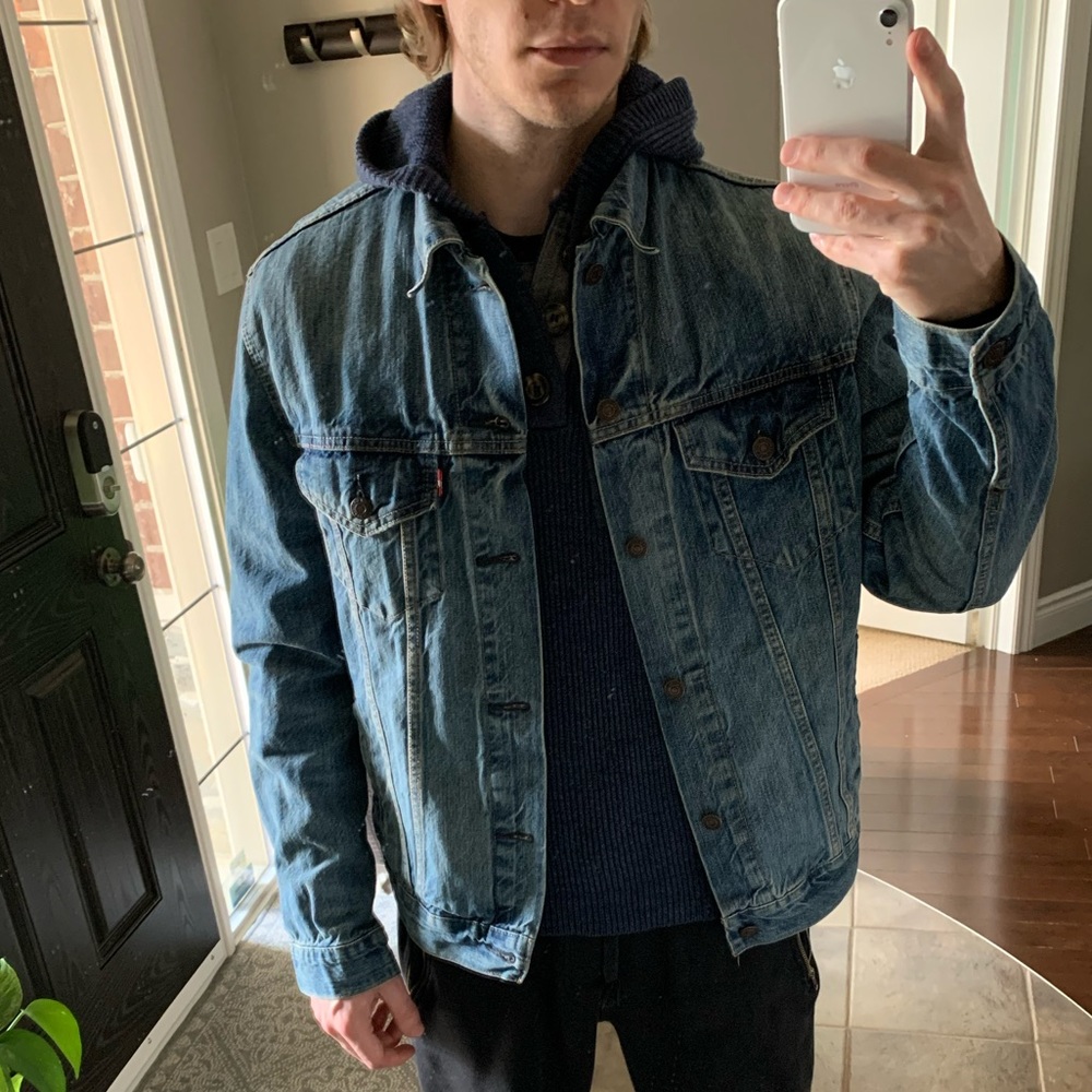 Light Blue Levi’s Jean Jacket